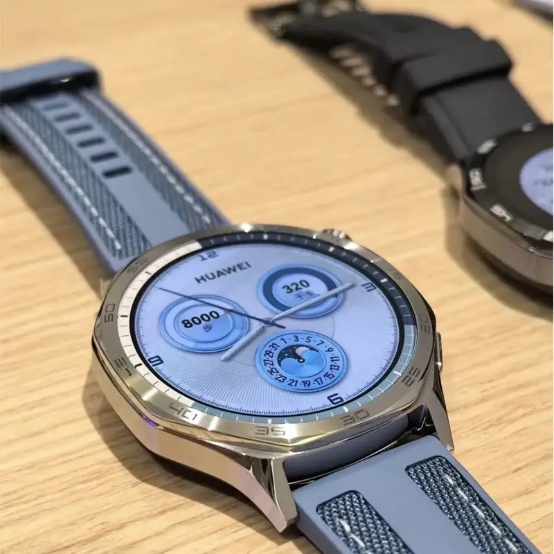 Huawei GT5 Smartwatch wireless charging with long battery life