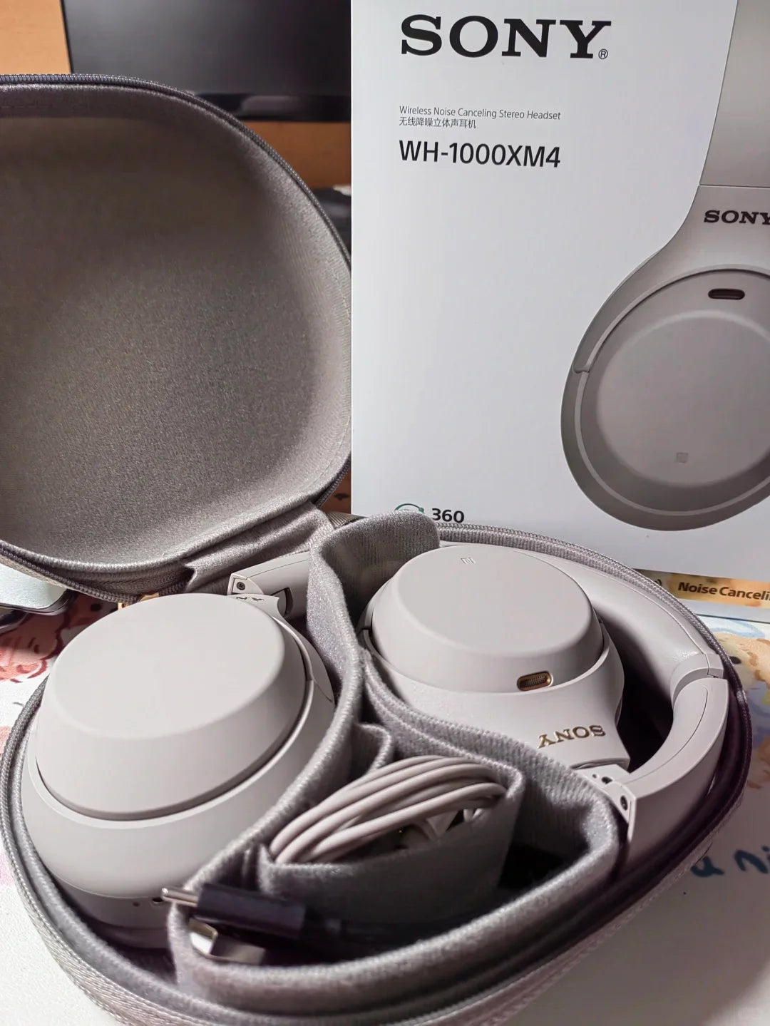 SONY WH-1000XM4 Wireless Noise Canceling Headphone Multi-point Bluetooth Connection Built-in microphone