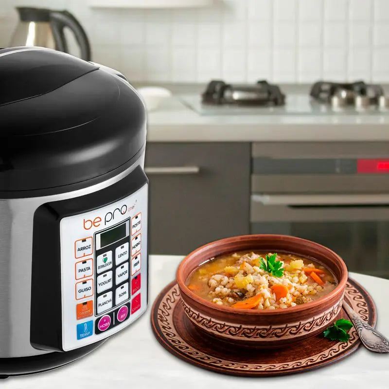 Programmable kitchen robot with baking tray