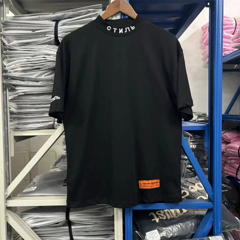 Maglietta da uomo elegante, classica, semplice e di alta qualità, con lettere oversize ricamate