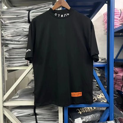 Maglietta da uomo elegante, classica, semplice e di alta qualità, con lettere oversize ricamate