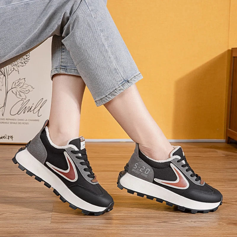 Black chunky sneakers for ladies