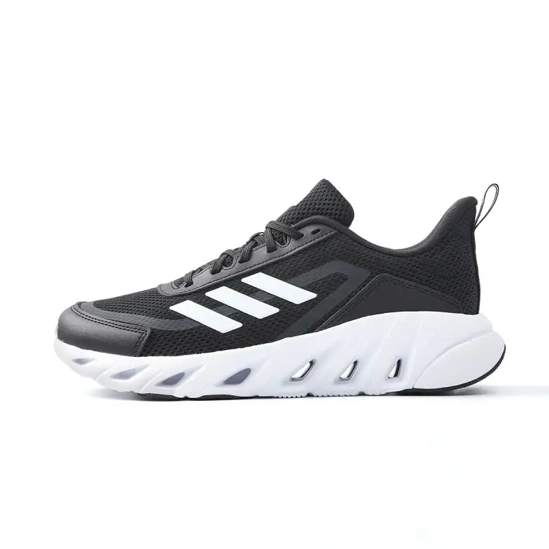 Lightweight breathable sneakers with cushioned mid sole