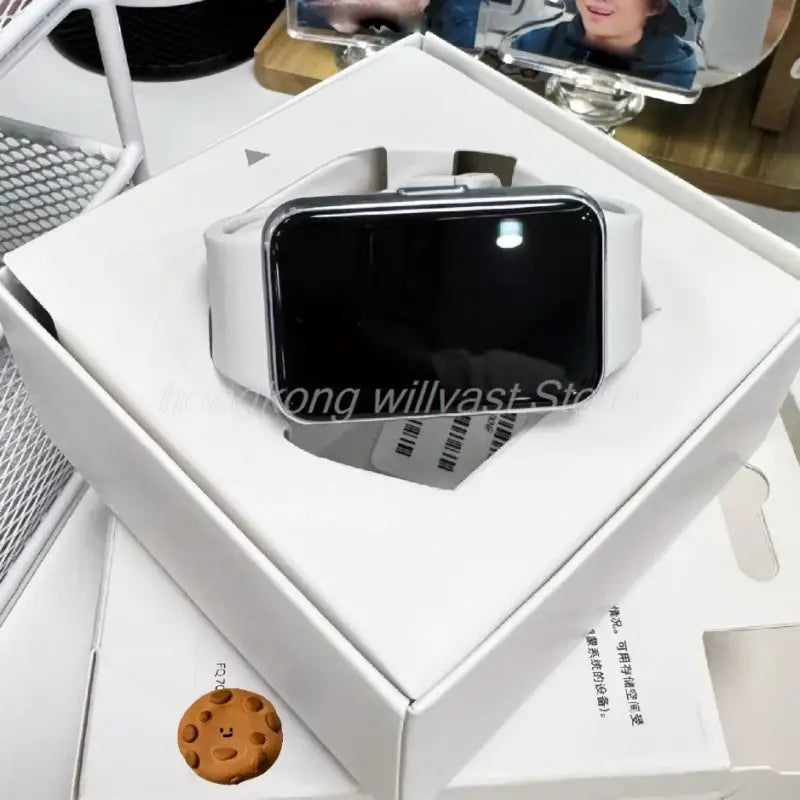 Galaxy Fit 3 Samsung smart band with stylish square design for fitness enthusiasts